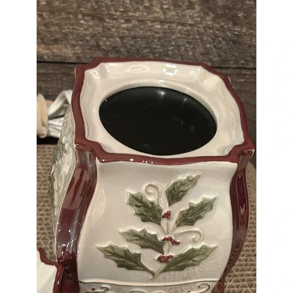 Yankee Candle Electric Holly Cranberry Wax Warmer Room‎ Fragrancer